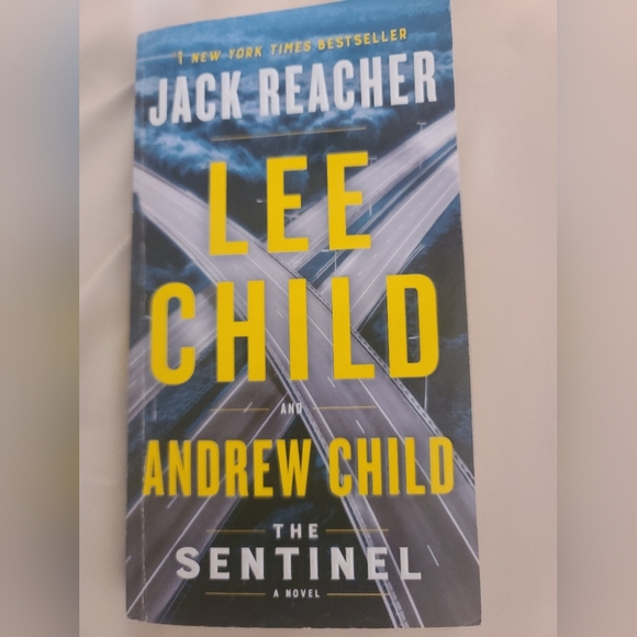 Lee Child paperback bundle - Picture 3 of 6